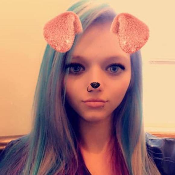 Meet your Posher, April - Picture 1 of 1